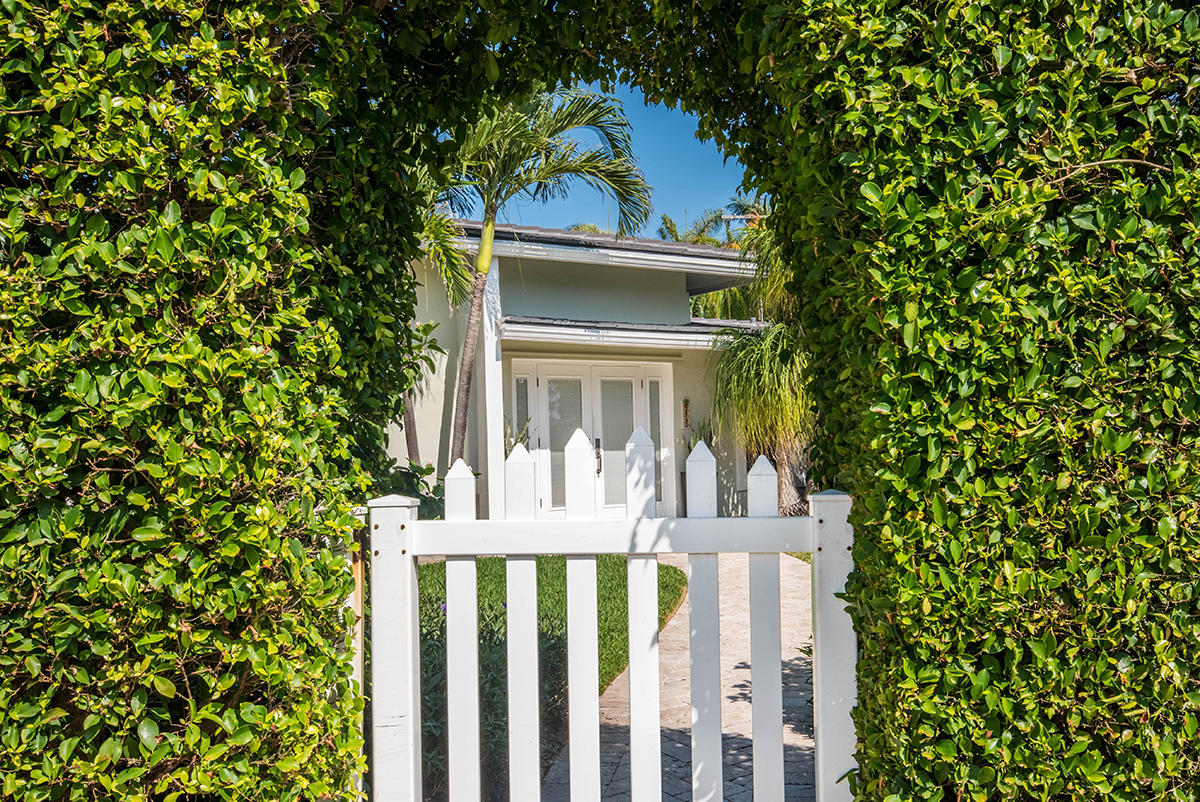 5700 North Ocean Boulevard Ocean Ridge, FL 33435 - Photo 4 of 22 02 Front Exterior Gate