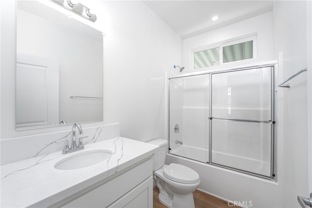 14851 Jeffrey Road, Unit 145 Irvine, CA 92618 - Photo 21 of 32 Guest Bath