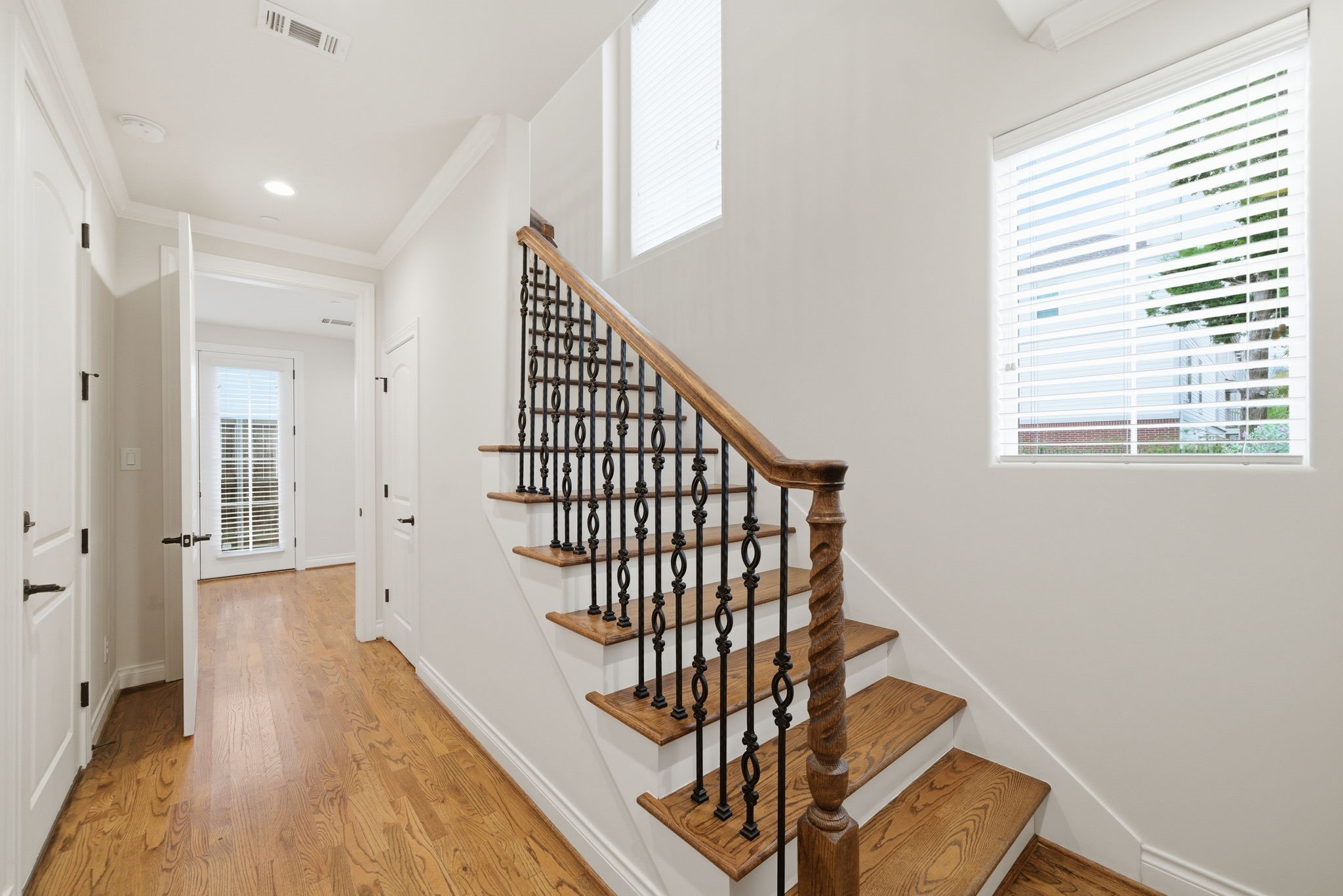 4224 Gibson Street Houston, TX 77007 - Photo 2 of 22 a view of entryway with wooden floor