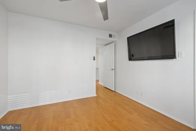 a view of a livingroom with an empty space