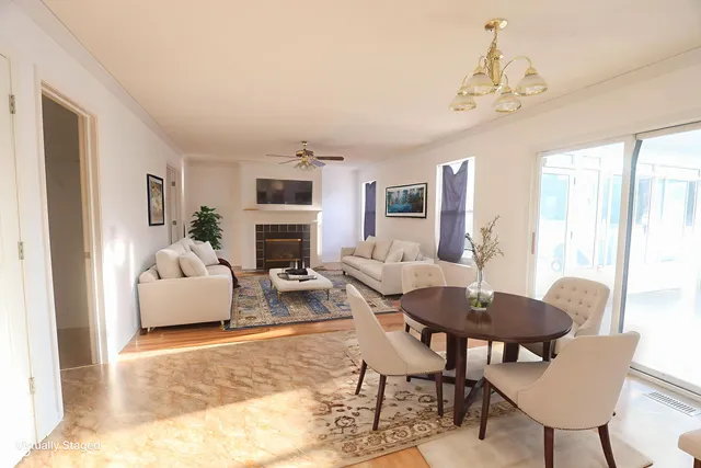 $335,500 | 1640 Walpole Way, Indianapolis, IN 46231