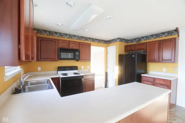 $335,500 | 1640 Walpole Way, Indianapolis, IN 46231