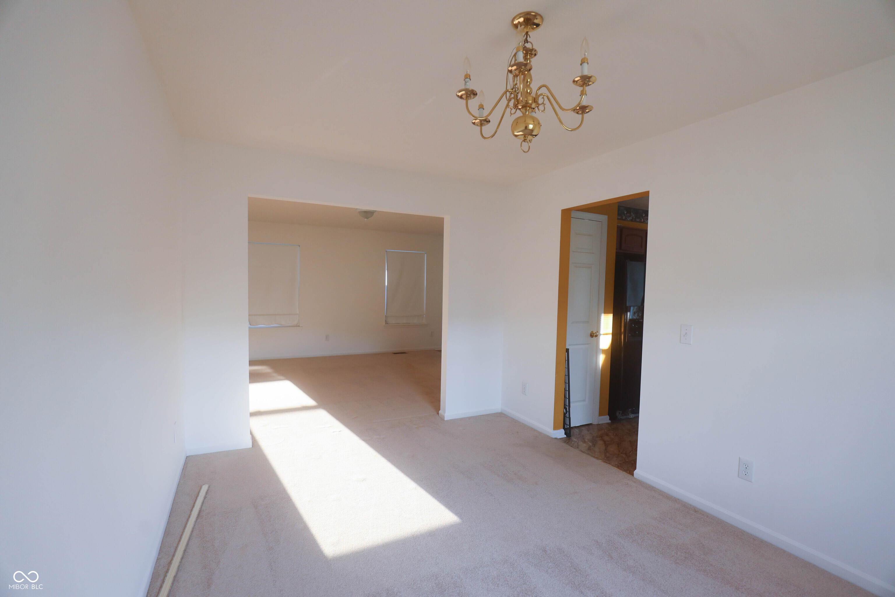 1640 Walpole Way Indianapolis, IN 46231 - Photo 6 of 35