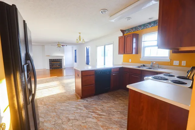 $335,500 | 1640 Walpole Way, Indianapolis, IN 46231