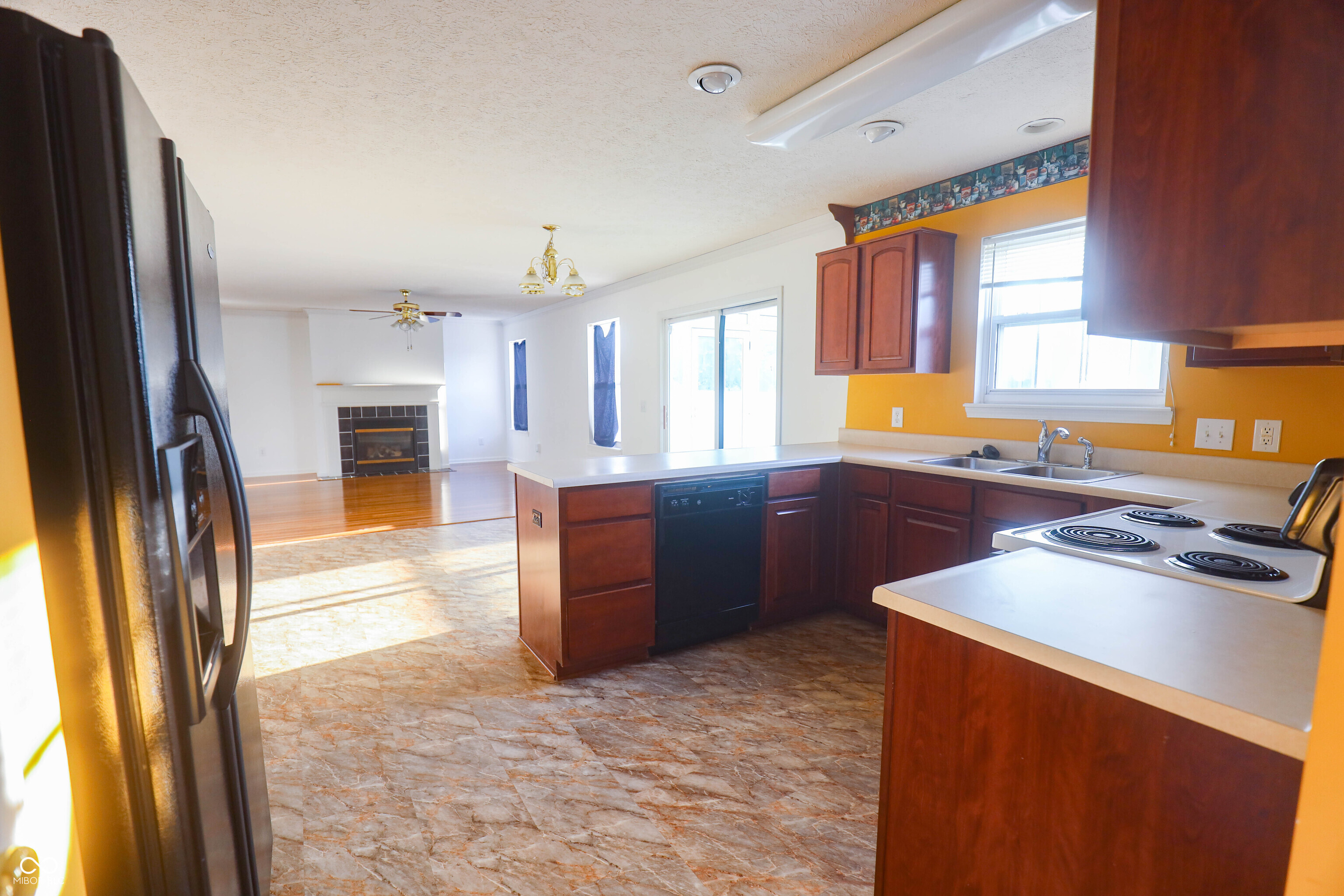 1640 Walpole Way Indianapolis, IN 46231 - Photo 10 of 35