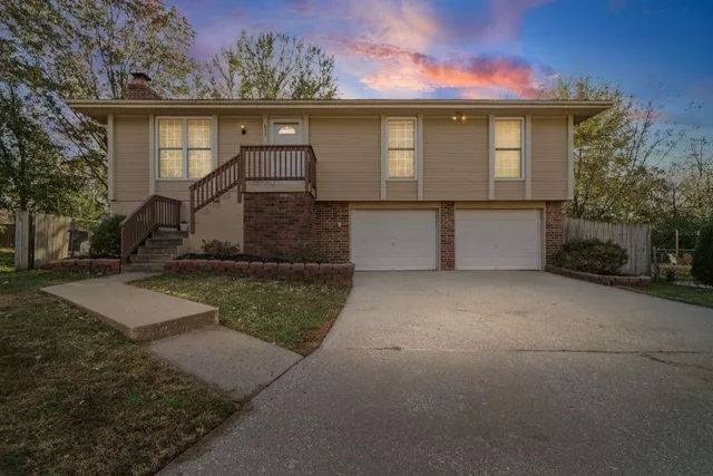 $260,000 | 633 Southwest 36 Terrace, Lee's Summit, MO 64082