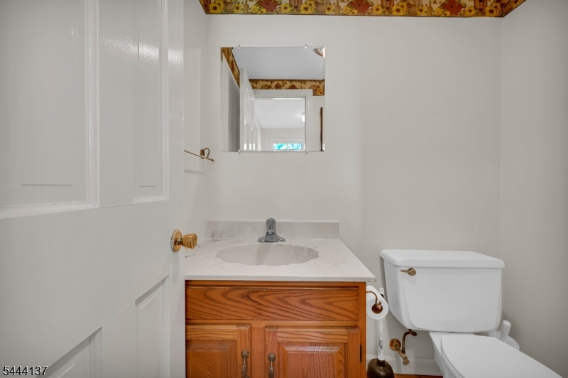 425 Powerville Road Boonton, NJ 07005 - Photo 3 of 37