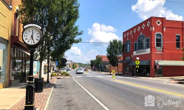 $249,900 | 7 Magnolia Boulevard, Aragon, GA 30104