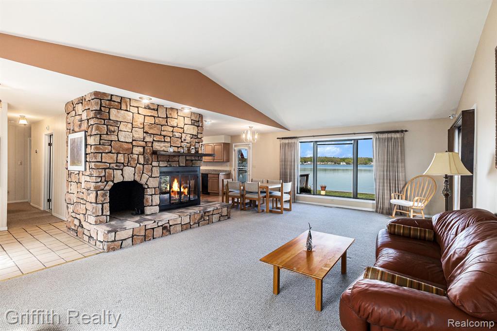 8570 Riverside Drive Brighton, MI 48116 - Photo 8 of 30 Gallery Image 8