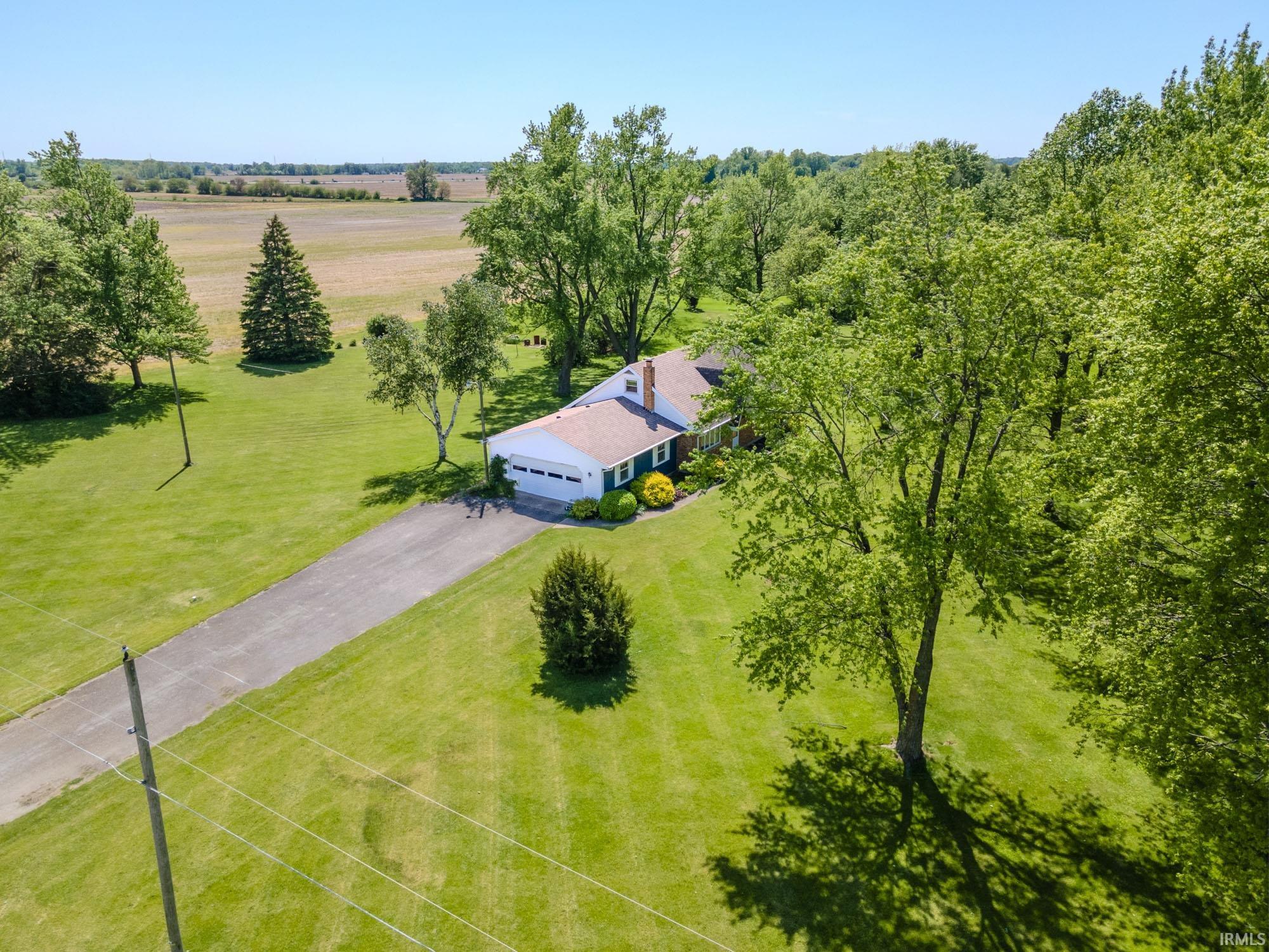 7915 Lafayette Center Road Yoder, IN 46798 - Photo 3 of 27