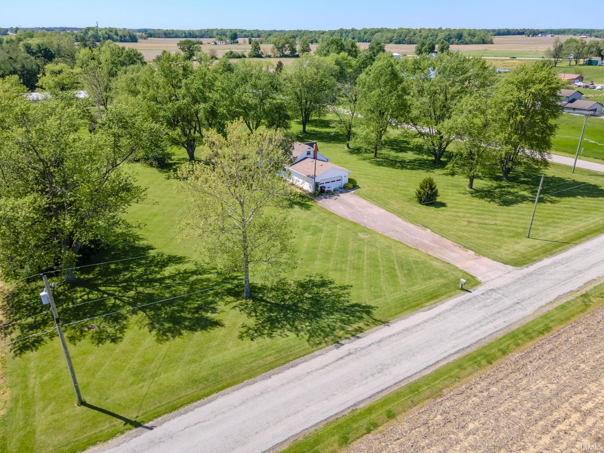 7915 Lafayette Center Road Yoder, IN 46798 - Photo 4 of 27