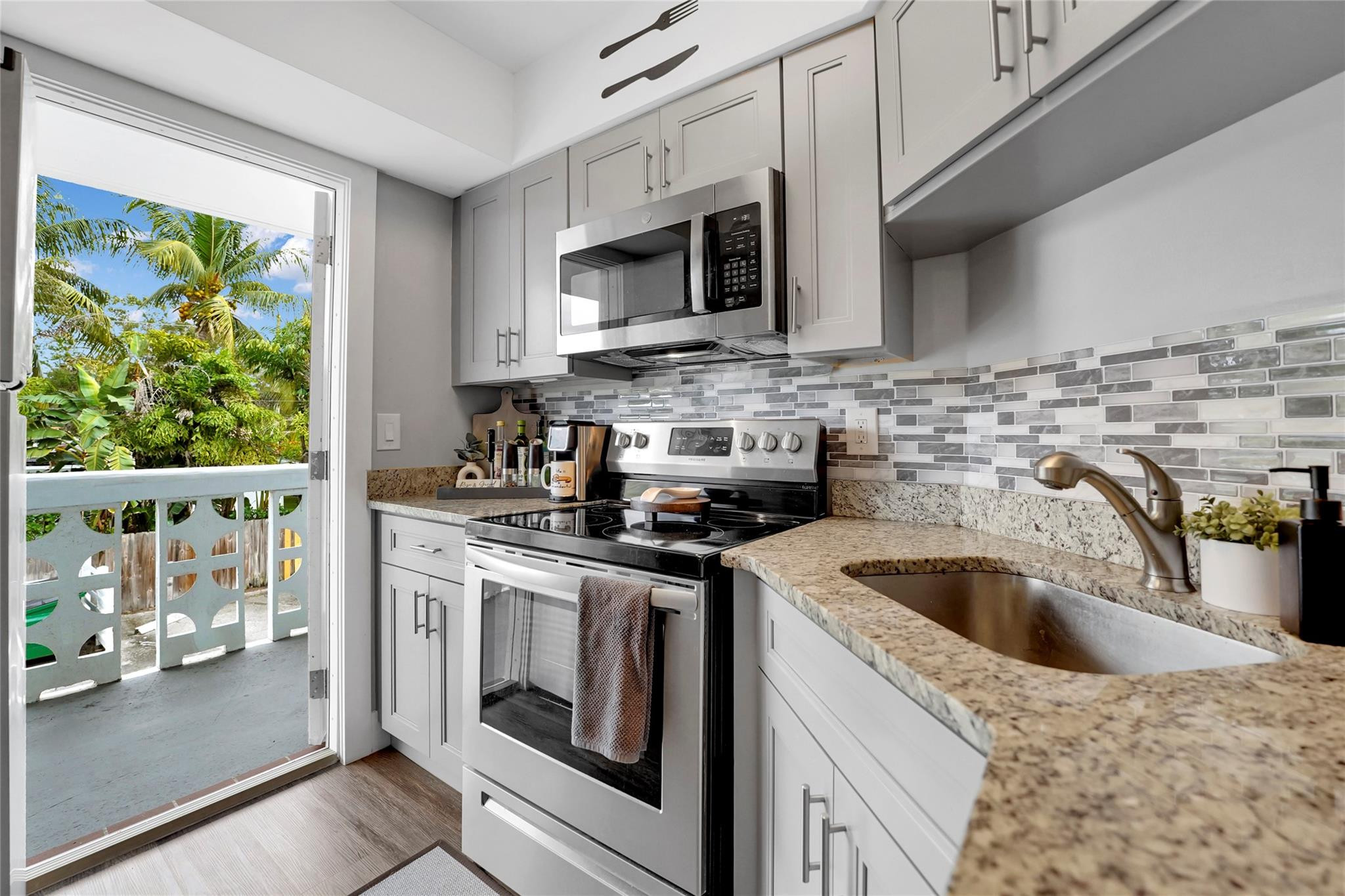 2161 Northeast 42nd Court, Unit 215 Lighthouse Point, FL 33064 - Photo 3 of 50 Photo 14