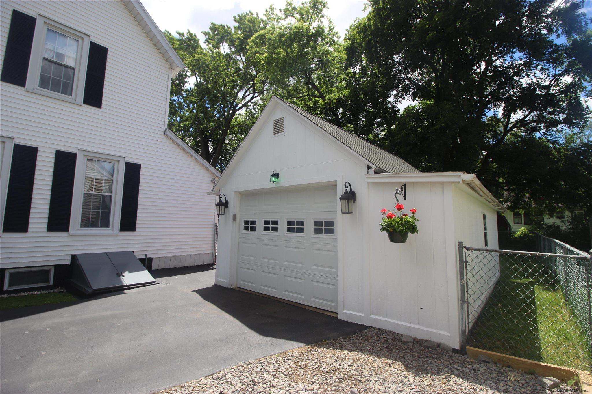 413 Riverside Avenue Scotia, NY 12302 - Photo 10 of 51 Photo 10