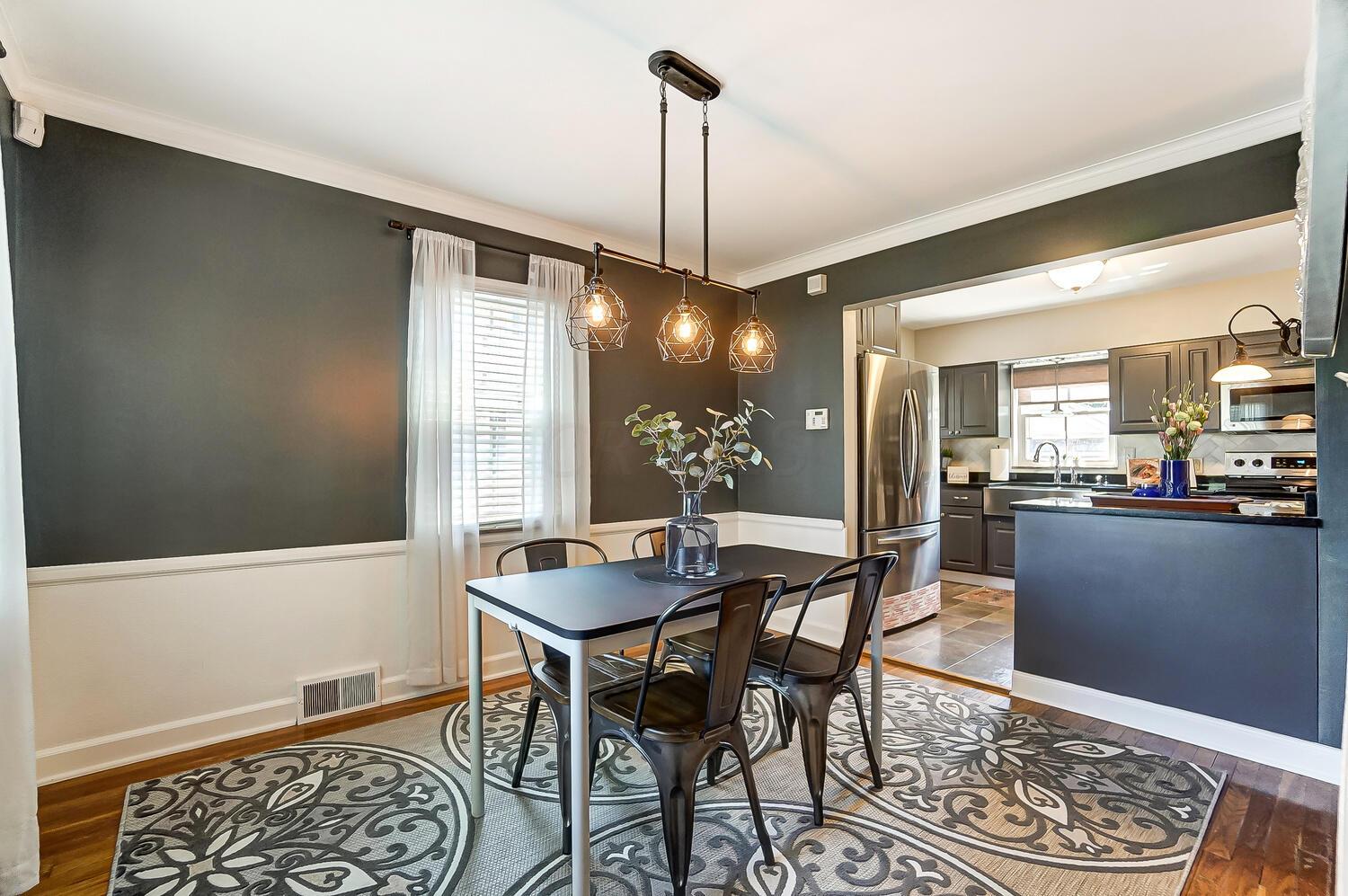 2651 Wellesley Road Columbus, OH 43209 - Photo 12 of 47 DINING ROOM