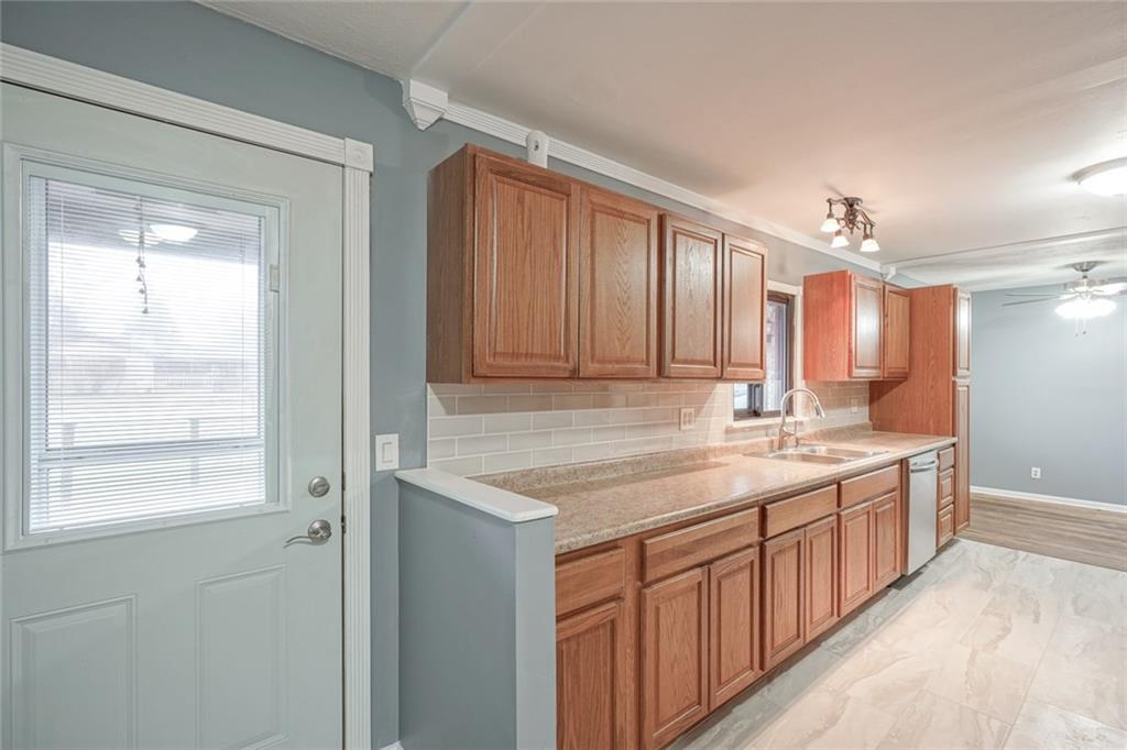 3046 South Shortridge Road Indianapolis, IN 46239 - Photo 5 of 33 Gallery Image 5