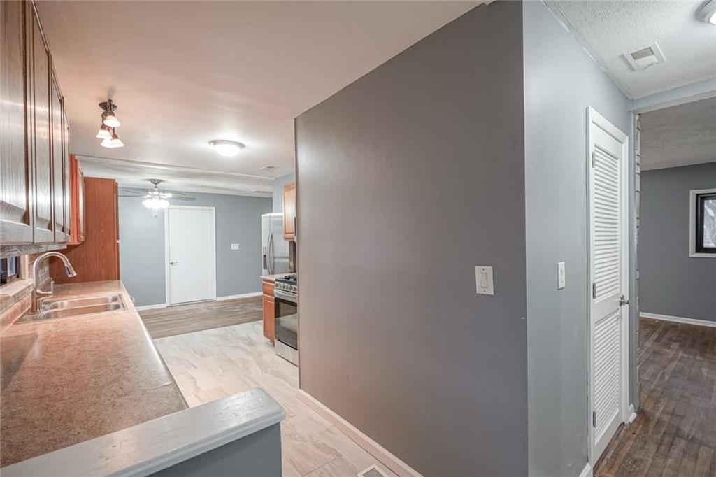 3046 South Shortridge Road Indianapolis, IN 46239 - Photo 6 of 33 Gallery Image 6