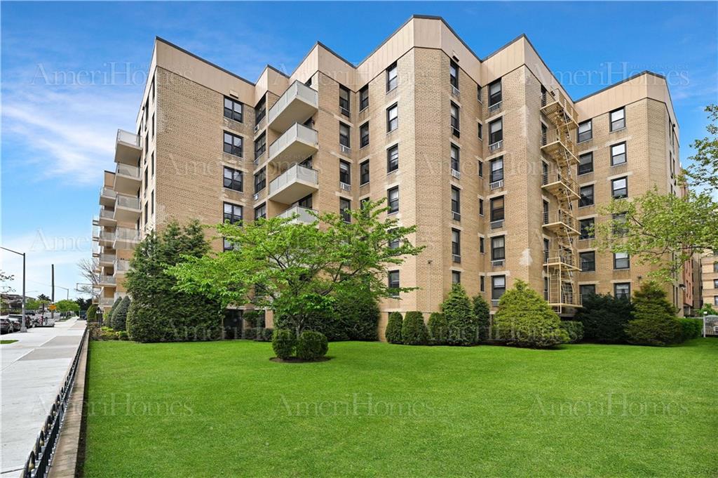 200 Corbin Place, Unit 2J Brooklyn, NY 11235 - Photo 5 of 5