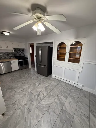 $179,900 | 109 Iowa Street, La Crosse, IN 46348