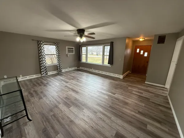 $179,900 | 109 Iowa Street, La Crosse, IN 46348