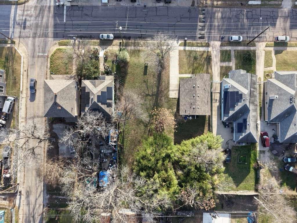 3630 Colonial Avenue Dallas, TX 75215 - Photo 7 of 8 a view of a building