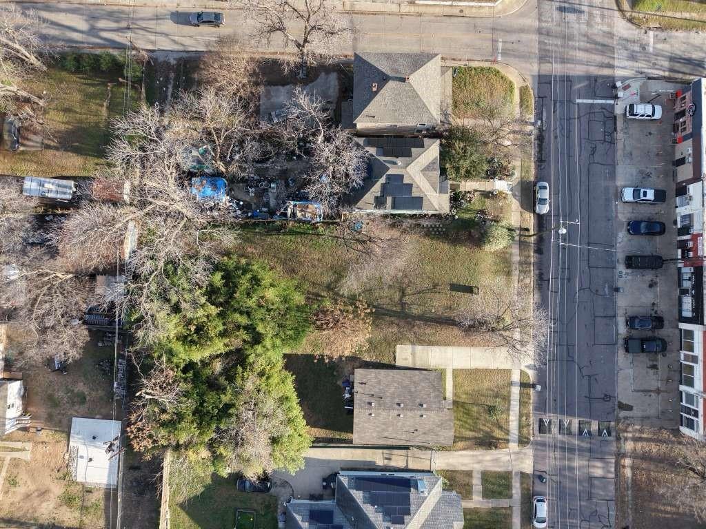 3630 Colonial Avenue Dallas, TX 75215 - Photo 8 of 8 a picture of a bathroom with a shower