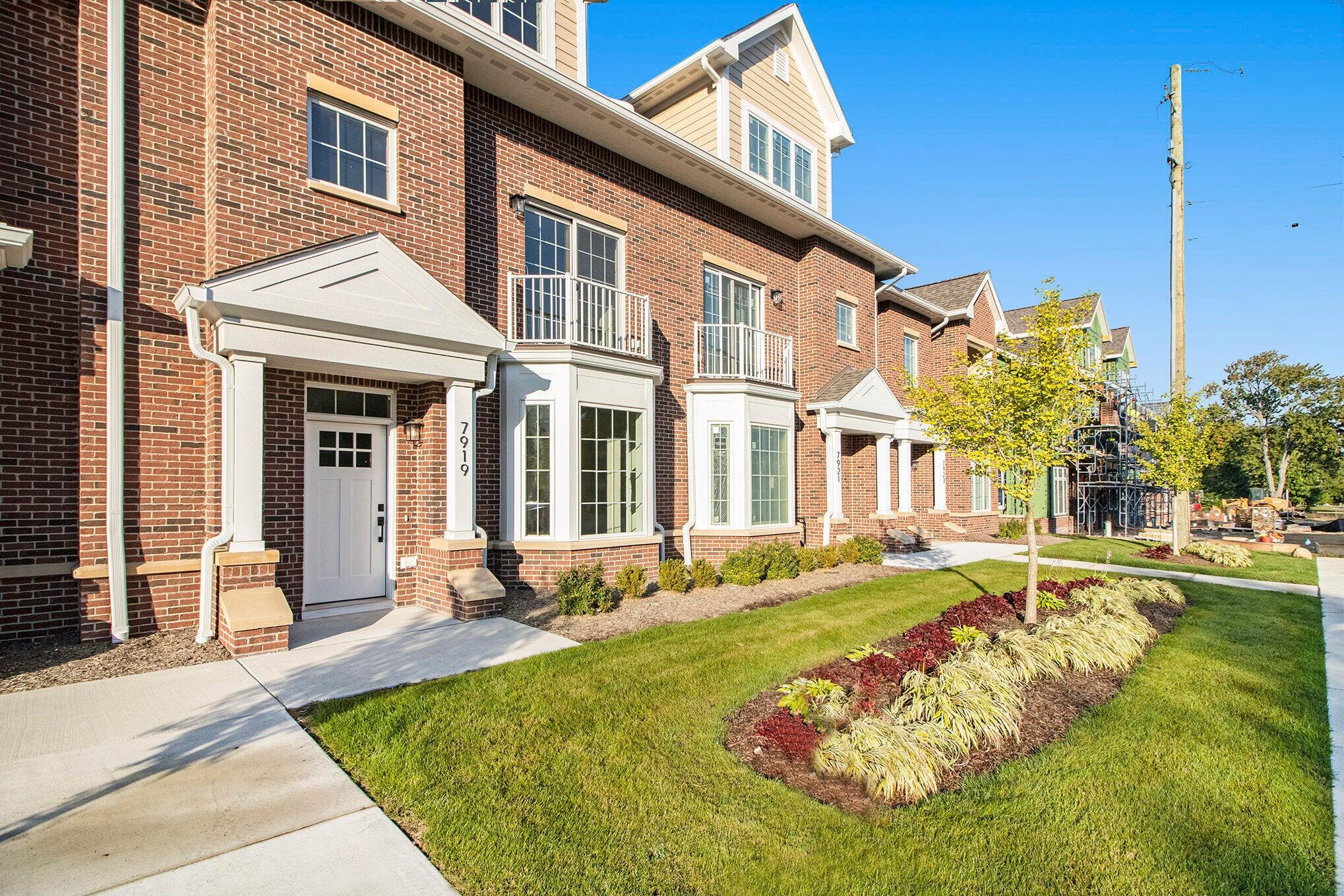 7925 Grand Street Dexter, MI 48130 - Photo 1 of 32 7919Front