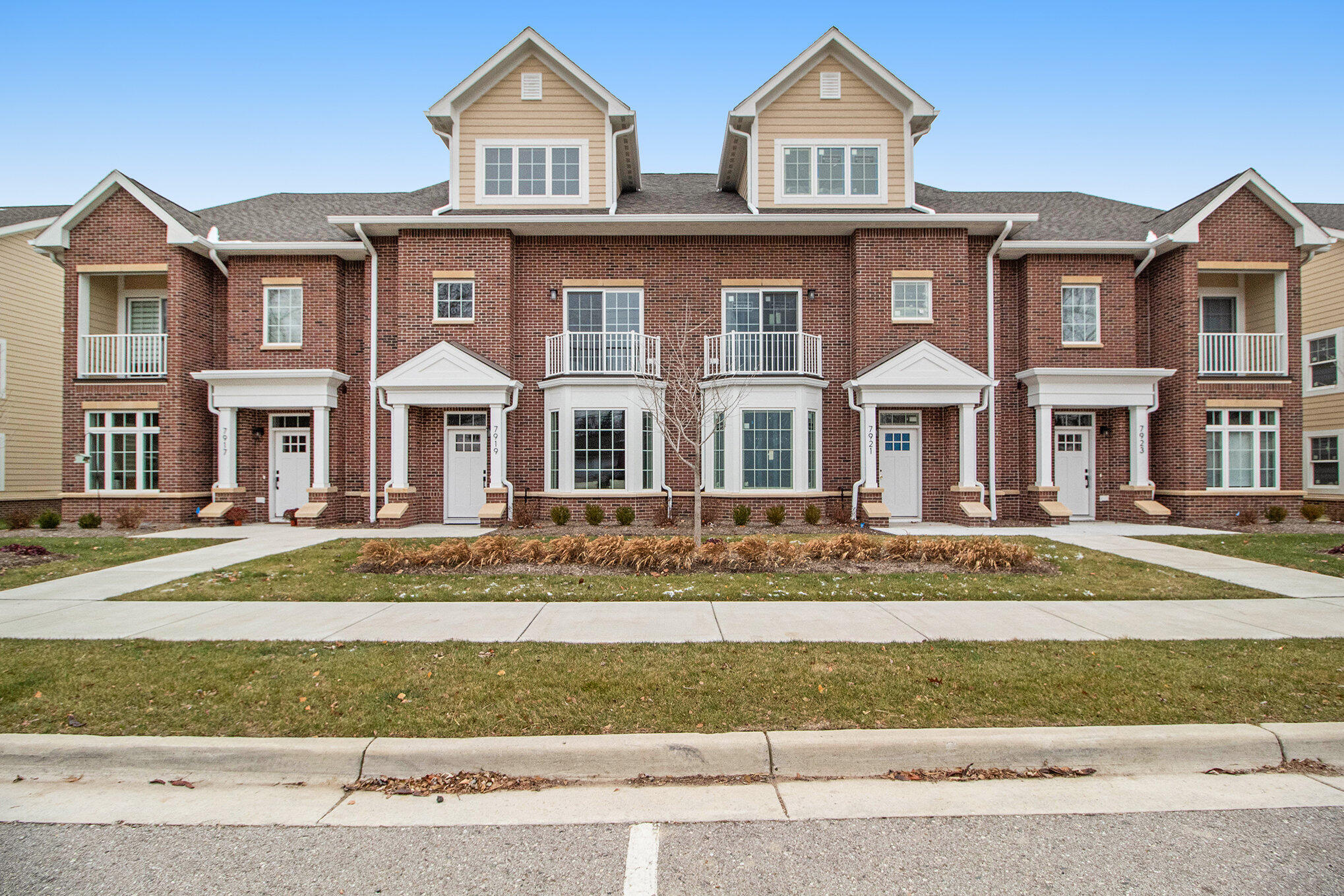 7925 Grand Street Dexter, MI 48130 - Photo 2 of 32 001_file_783