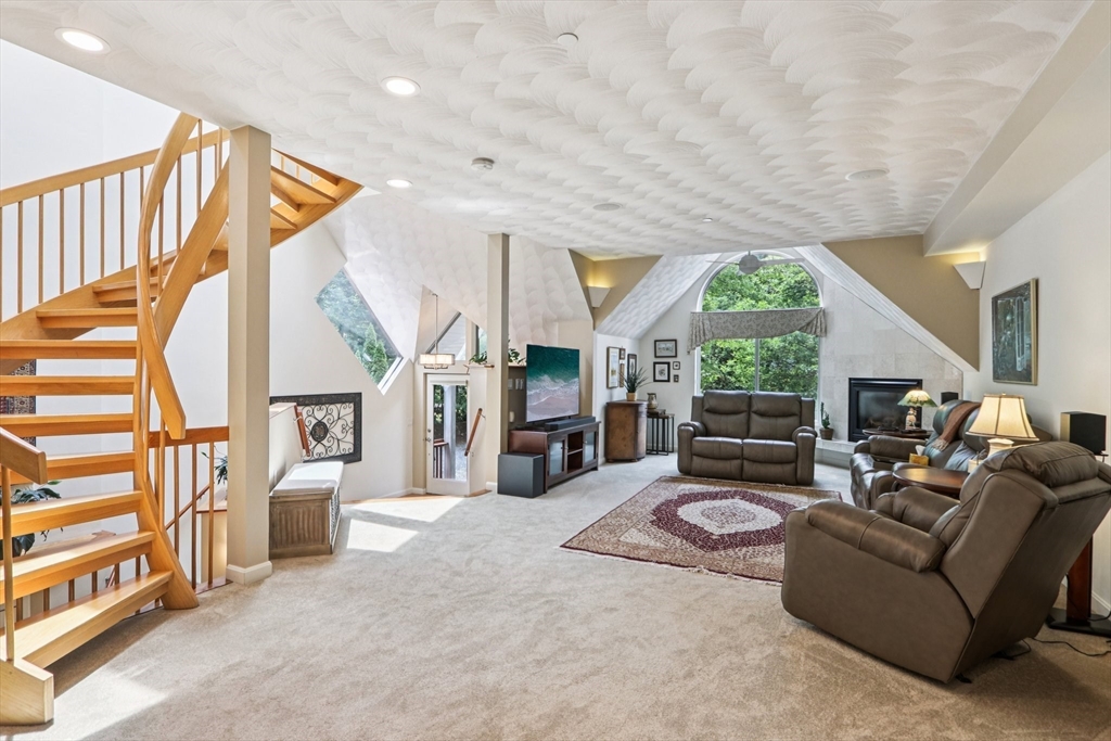 48 Deer Path, Unit 48 Hudson, MA 01749 - Photo 4 of 32 Gallery Image 4