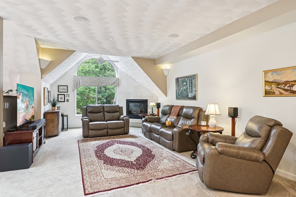 48 Deer Path, Unit 48 Hudson, MA 01749 - Photo 5 of 32 Gallery Image 5