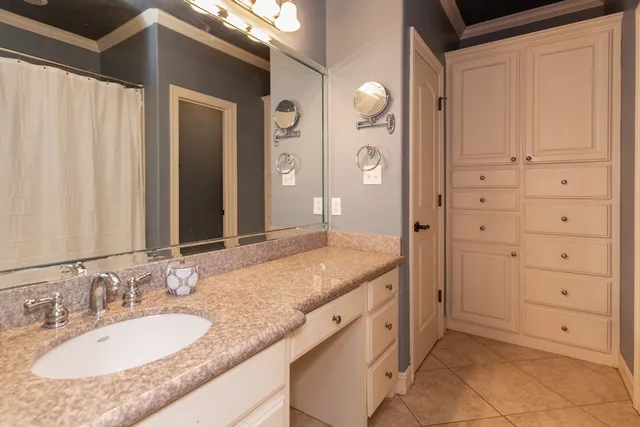 $750,000 | 10940 Sheila Lane, Beaumont, TX 77705