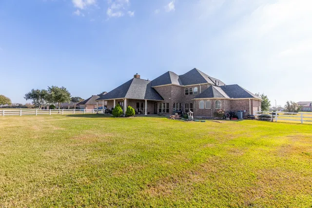 $750,000 | 10940 Sheila Lane, Beaumont, TX 77705