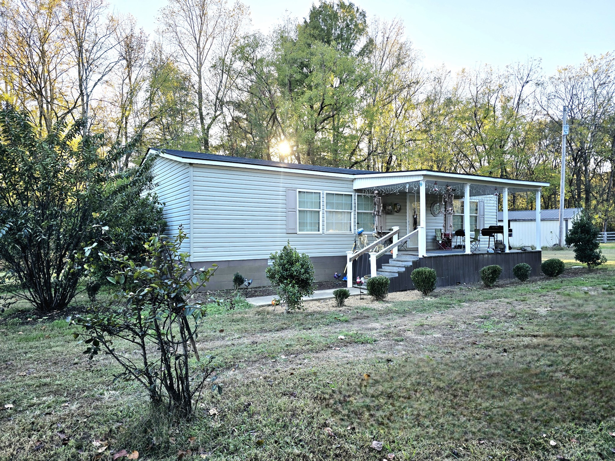 502 Case Road Prospect, TN 38477 - Photo 6 of 20 a view of a house with backyard and sitting area