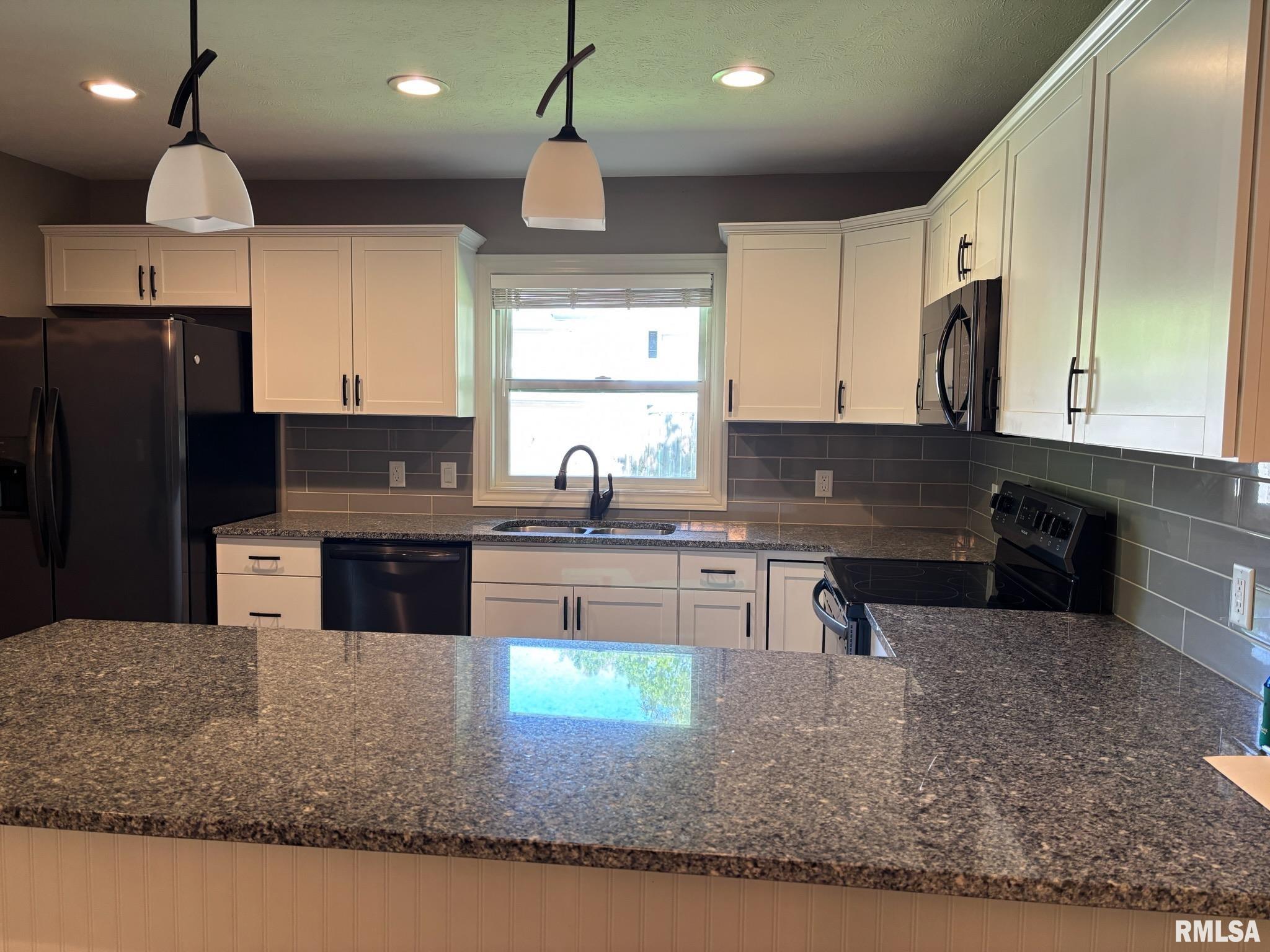 90 Pinehurst Drive Springfield, IL 62704 - Photo 11 of 24