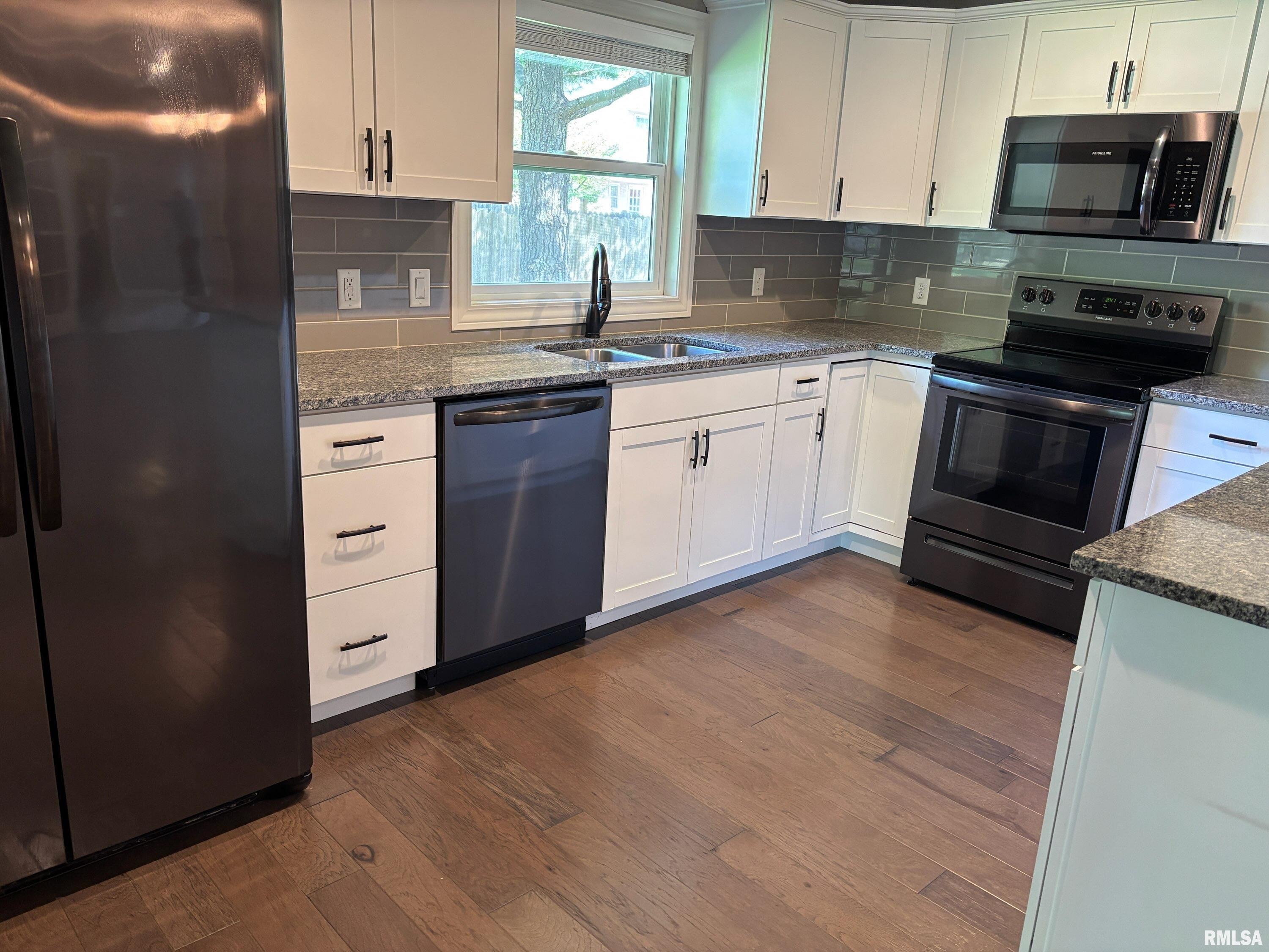 90 Pinehurst Drive Springfield, IL 62704 - Photo 10 of 24