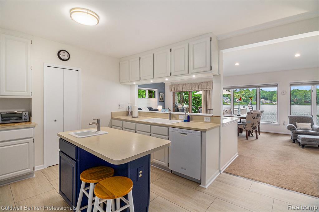 1704 Clark Lake Road Brighton, MI 48114 - Photo 11 of 39 Gallery Image 11