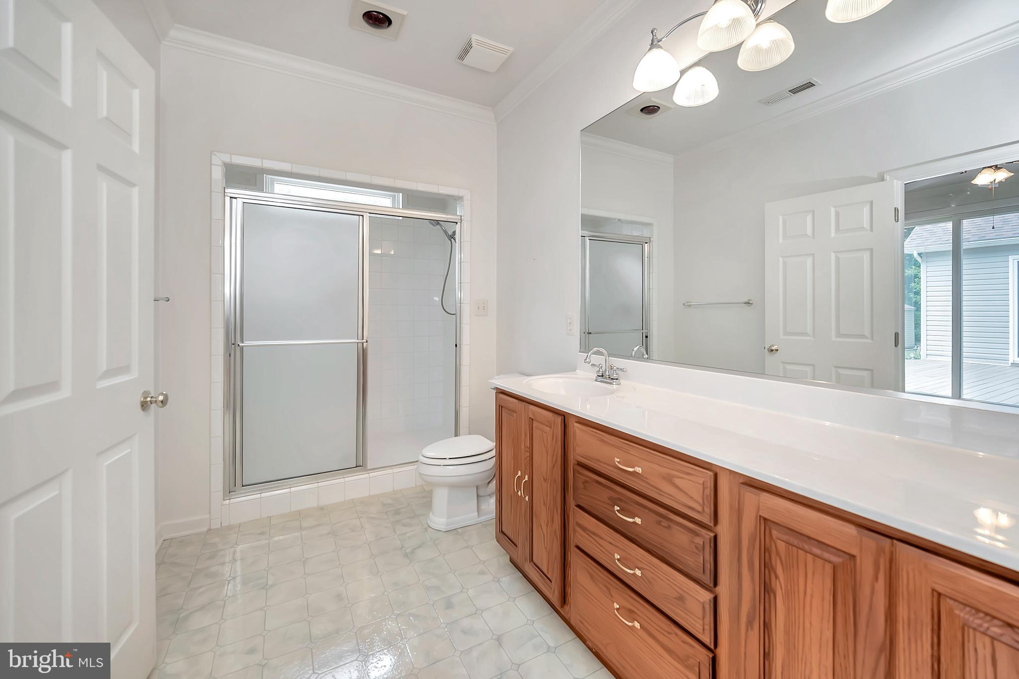 31342 Paynes Farm Locust Grove, VA 22508 - Photo 22 of 33 En-suite bath