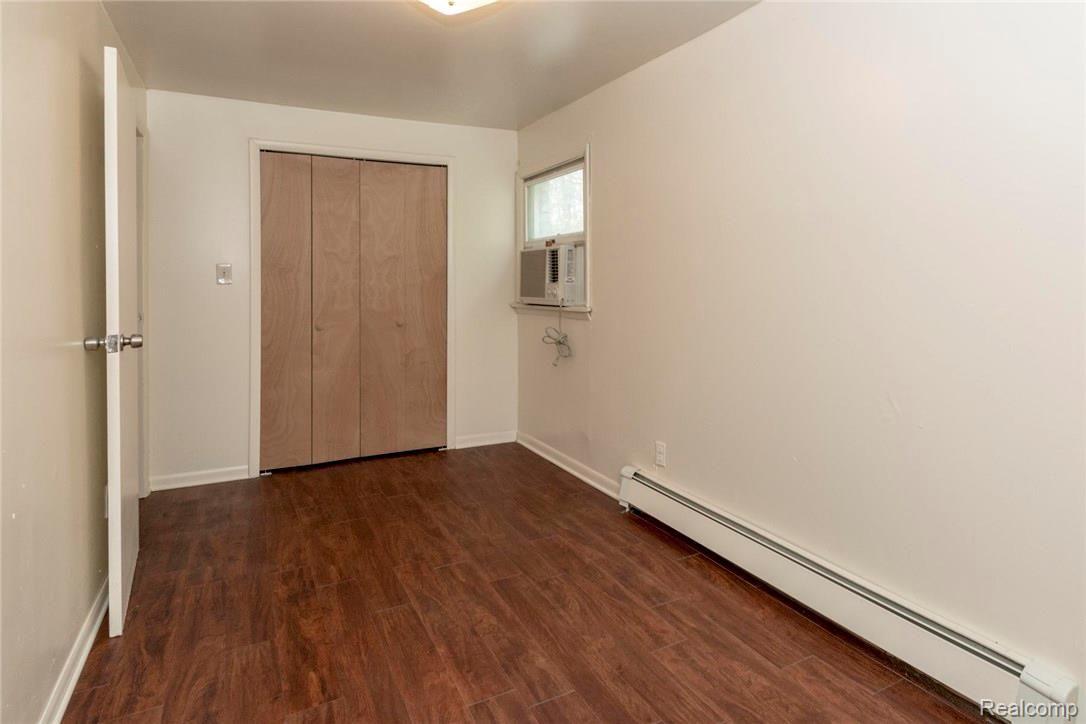 44069 Wear Road Belleville, MI 48111 - Photo 13 of 14 wear bedroom3.jpg