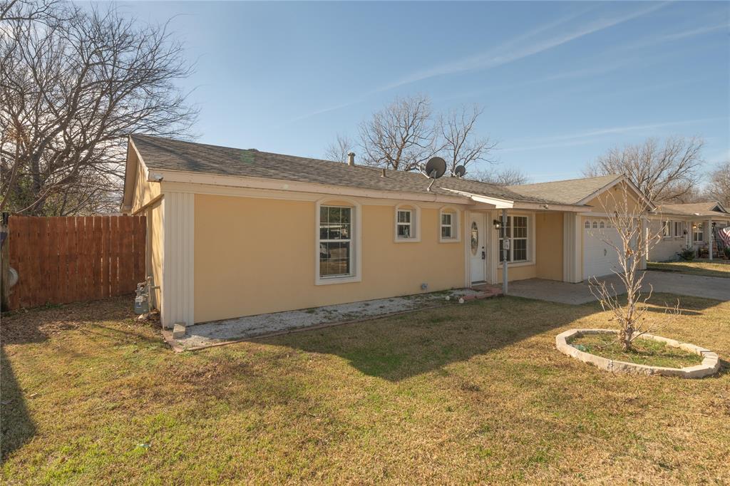 913 Russell Road Everman, TX 76140 - Photo 5 of 28