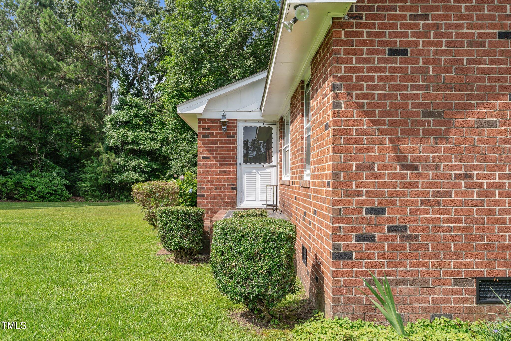 445 Lee County Line Road Broadway, NC 27505 - Photo 35 of 39 40-web-or-mls-DSC09714