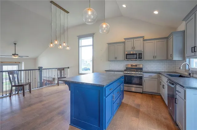 $435,000 | 1632 North 157th Street, Basehor, KS 66007