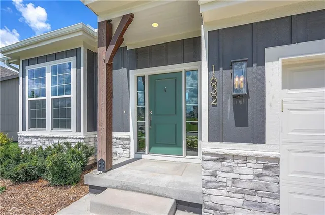 $435,000 | 1632 North 157th Street, Basehor, KS 66007