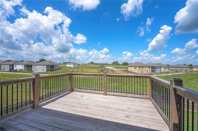 $435,000 | 1632 North 157th Street, Basehor, KS 66007