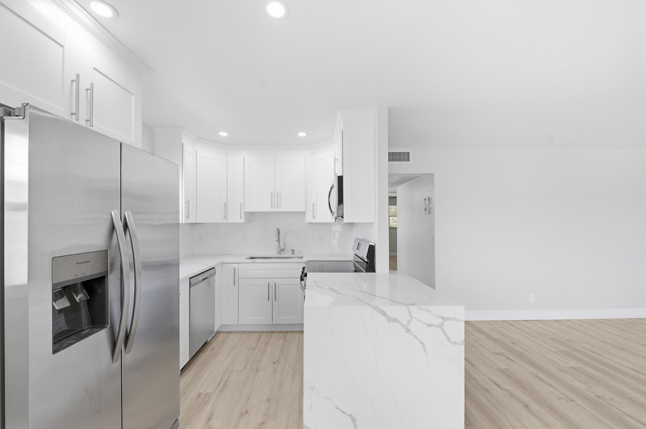 284 Flanders F Delray Beach, FL 33484 - Photo 15 of 74 11_dsc_1769