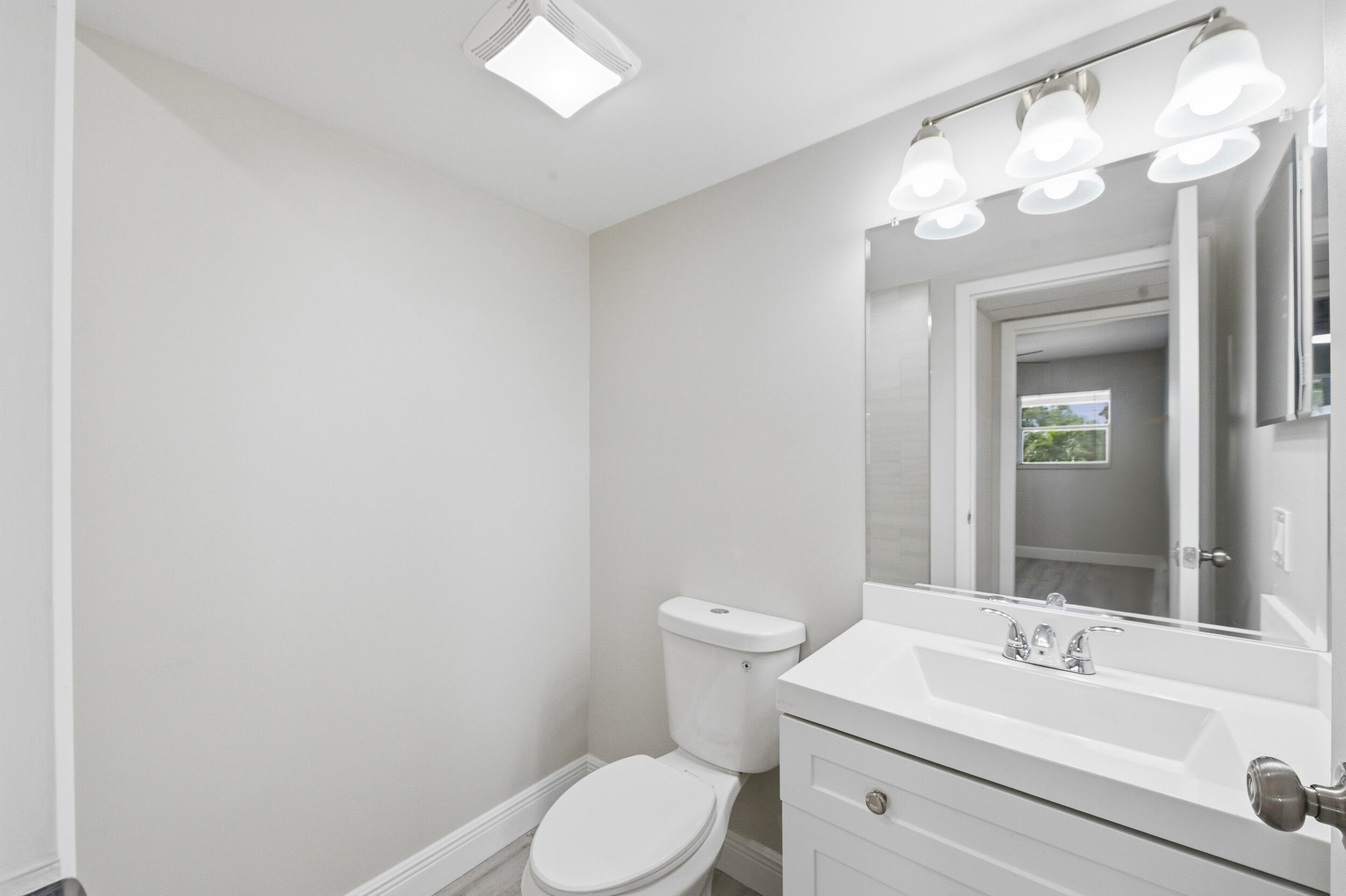 284 Flanders F Delray Beach, FL 33484 - Photo 27 of 74 21_dsc_1834