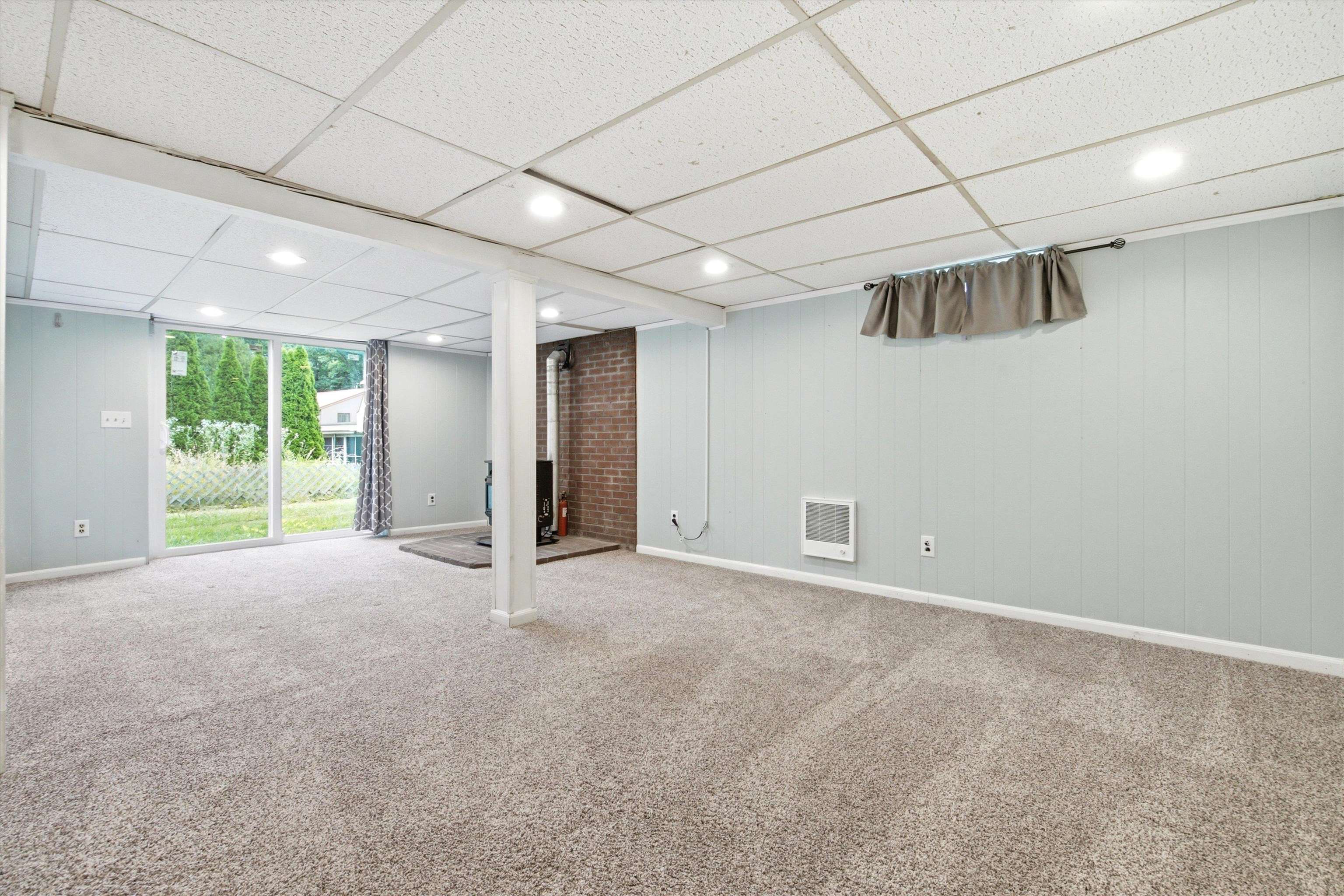 12 Bryant Road Nashua, NH 03062 - Photo 34 of 41