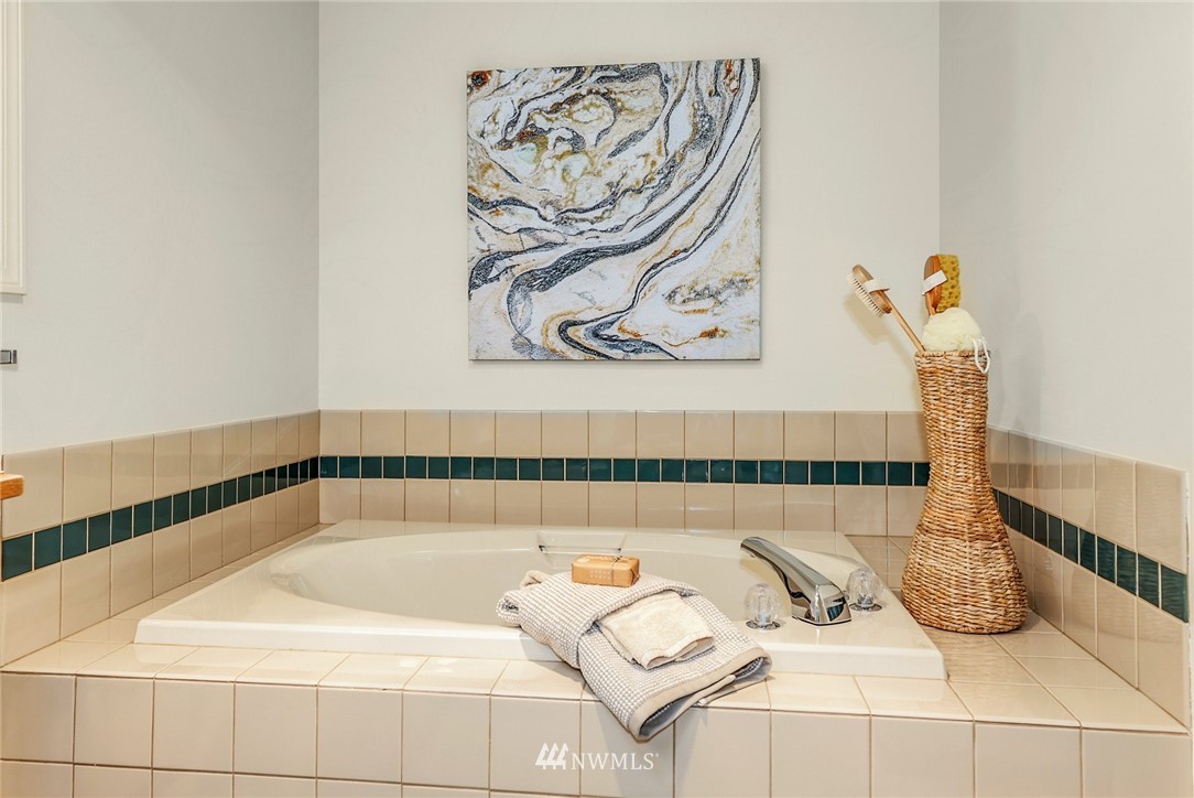 9101 Northeast 151st Street Bothell, WA 98011 - Photo 22 of 35 Gallery Image 22