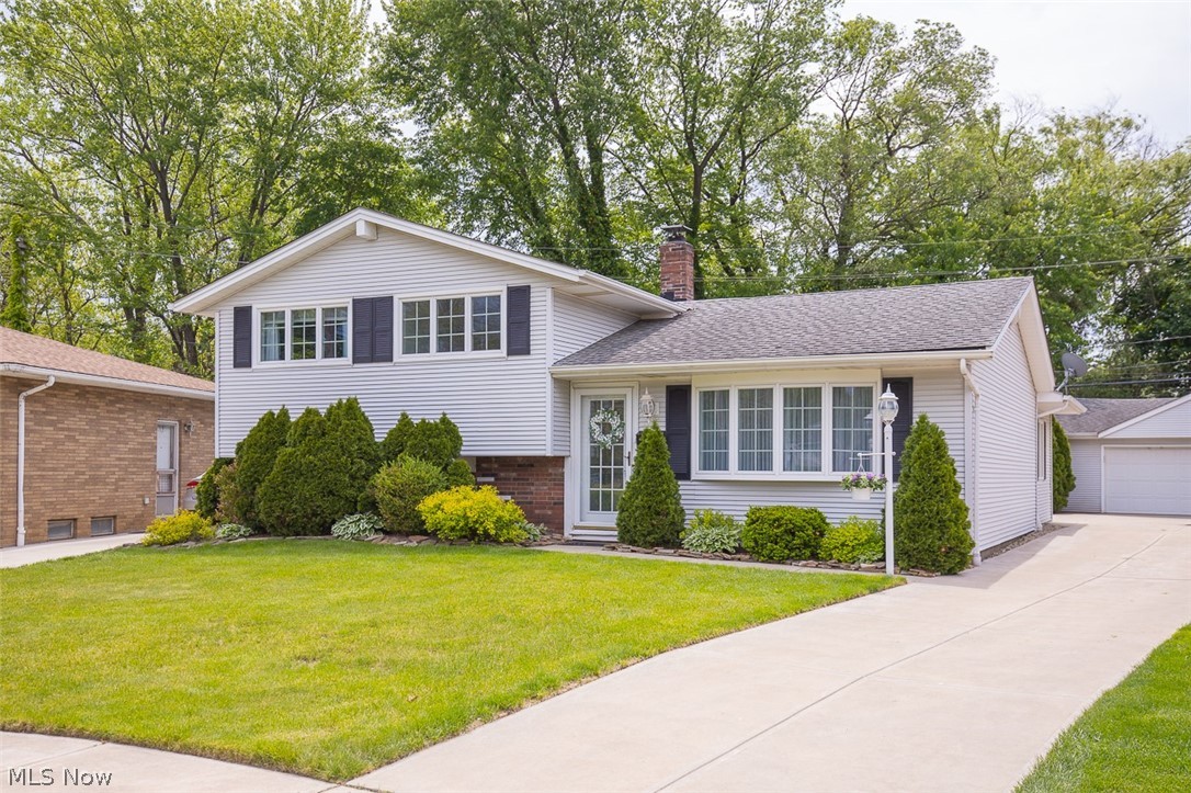 361 Skyview Road Cleveland, OH 44109 - Photo 1 of 38