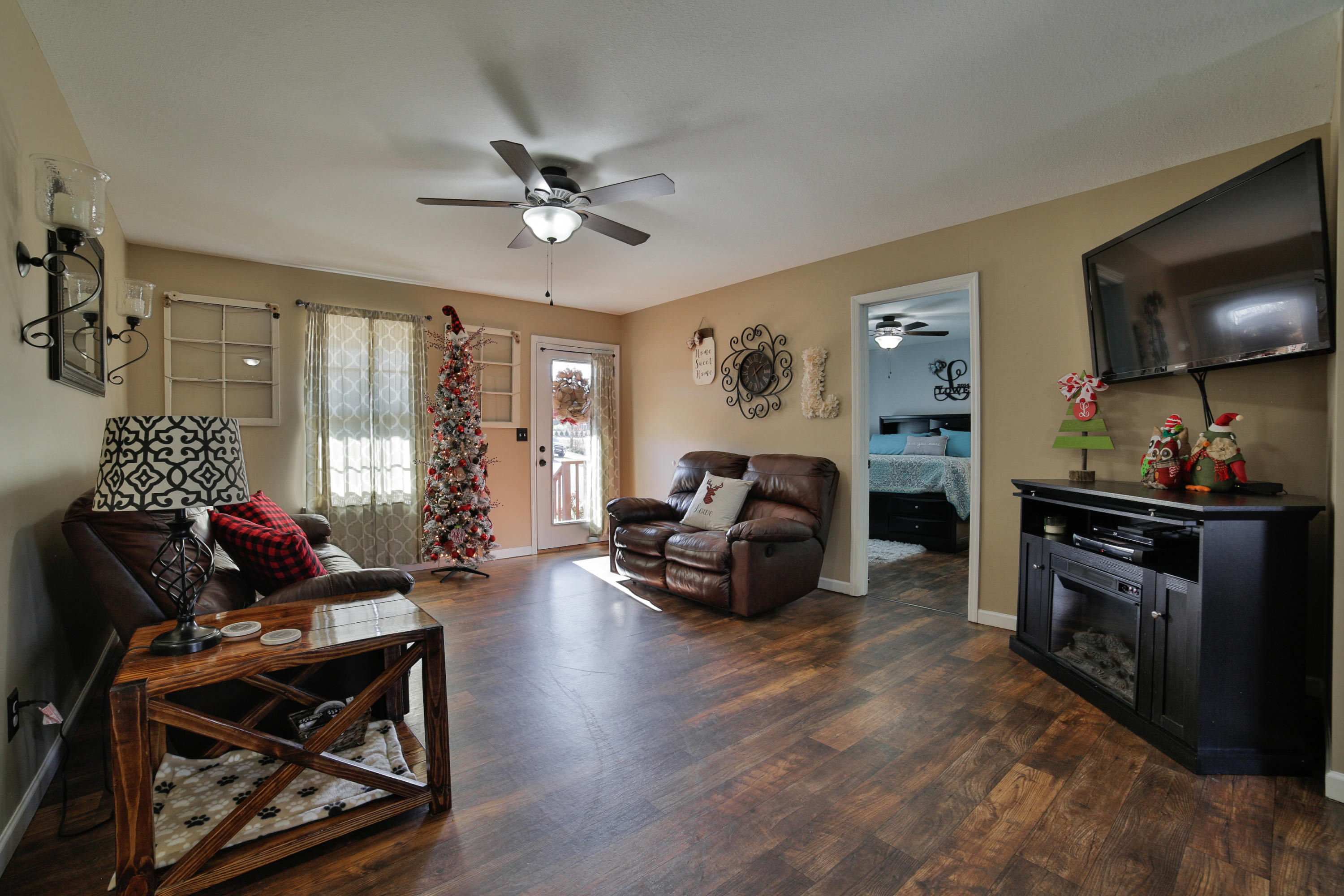 71 Friendship Road Ringgold, GA 30736 - Photo 14 of 18 Living Room