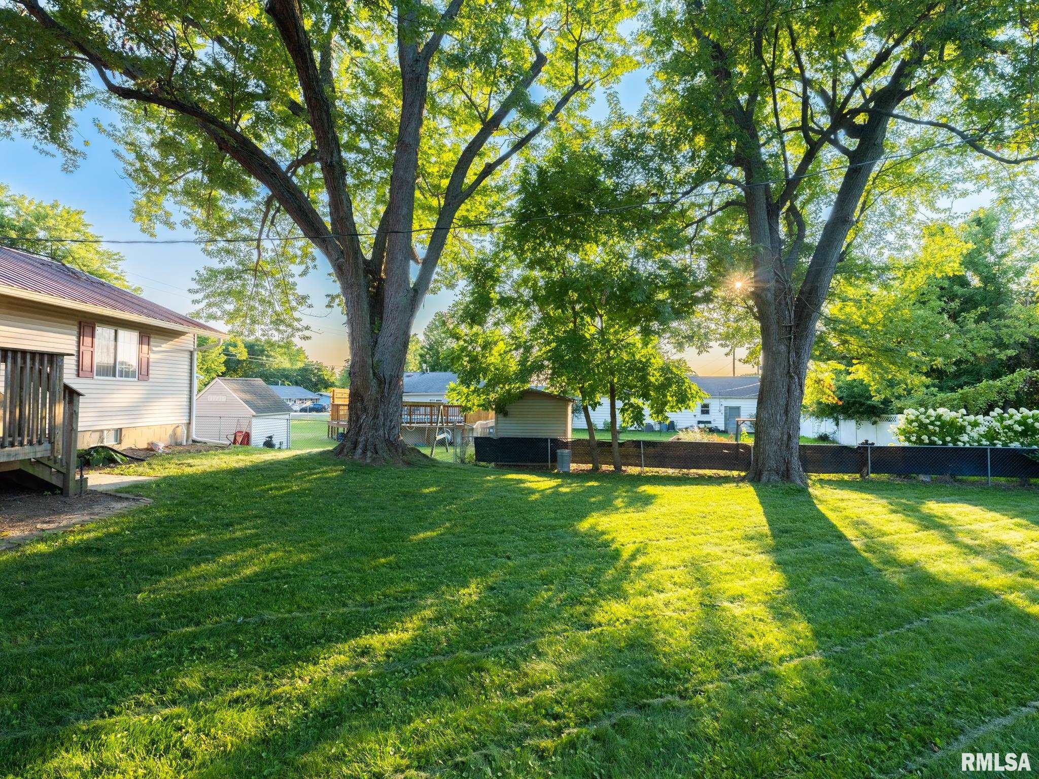 109 West Bittersweet Road Washington, IL 61571 - Photo 5 of 53 Gallery Image 5