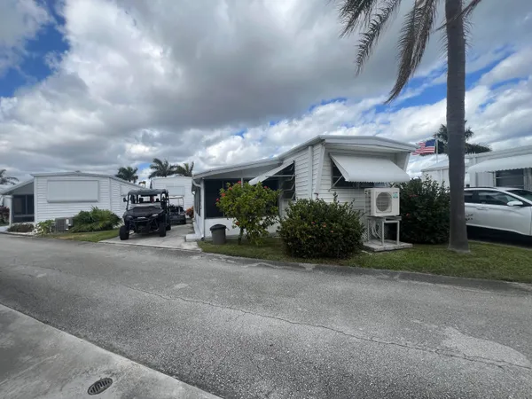 $319,000 | 209 Eagle Drive, Unit E, Briny Breezes, FL 33435